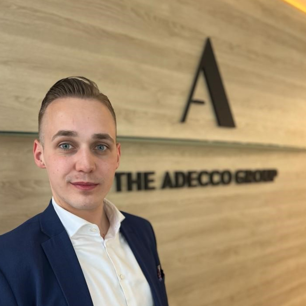 Justin Stelzer Permanent Placement Consultant Adecco Group