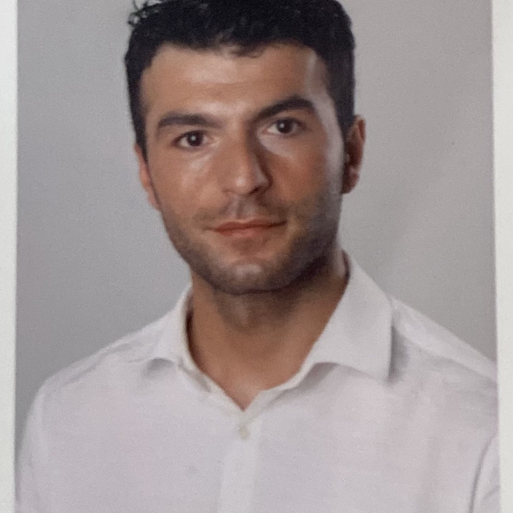 Semih Kalmuk Assistent Restaurant Manager DO CO