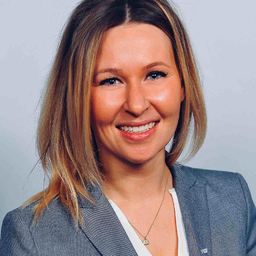 Julia Schlosser