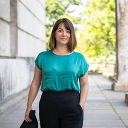 Özge Grund