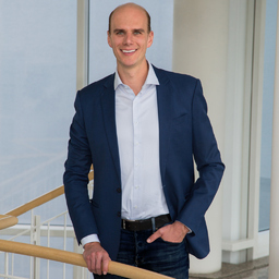 Dr. Sebastian Strauss
