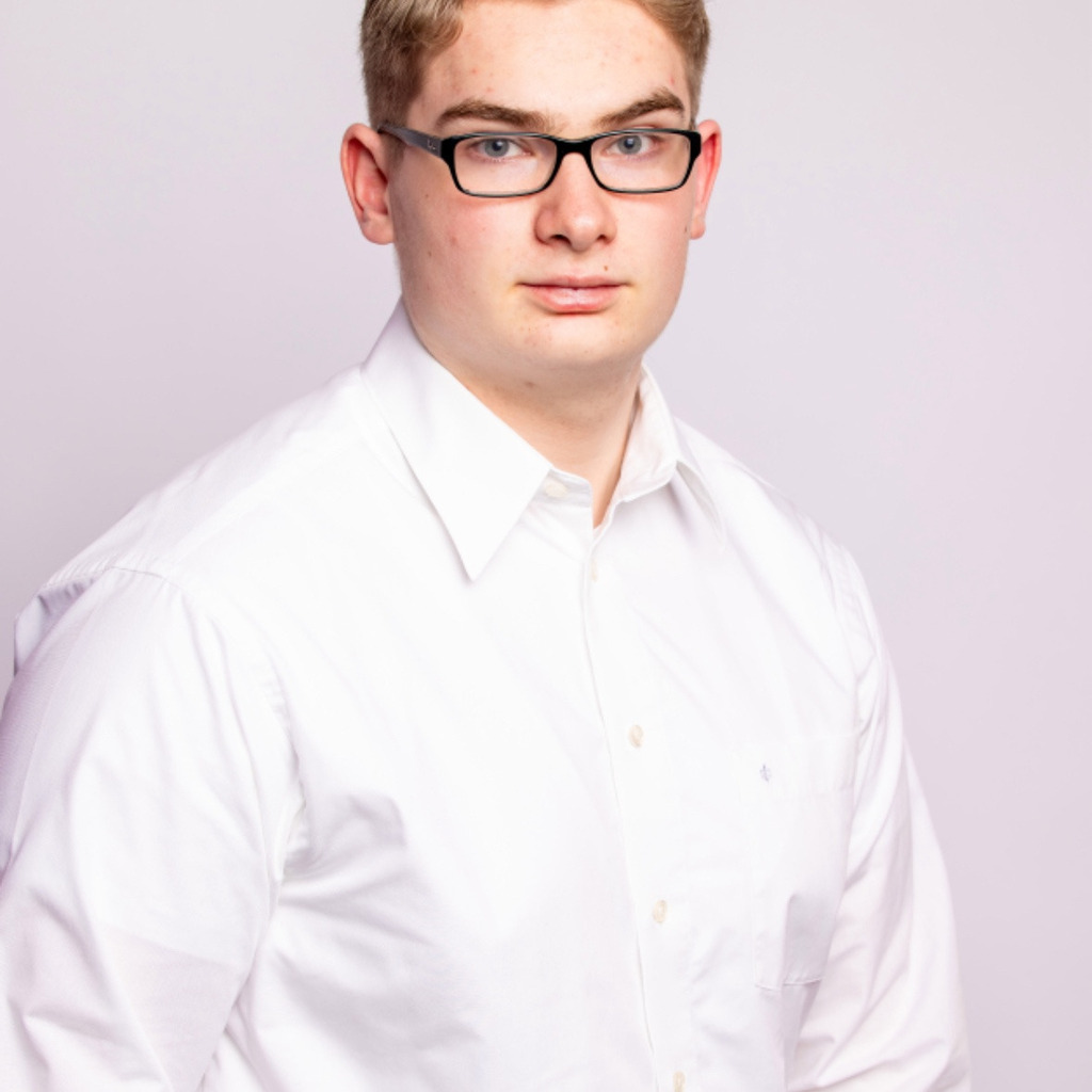 Tom Voß Fachkraft für lagerlogistik eku Kabel & Systeme GmbH & Co