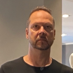 Niels Paradies