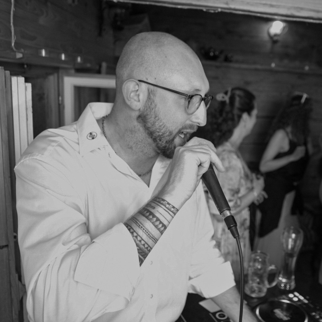 Jan Mitchell DJ Warehouse Music XING