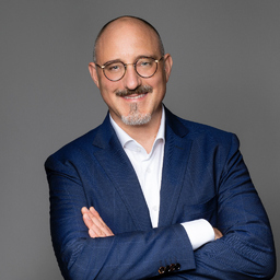 Wolfgang Schott