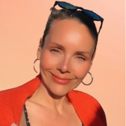 Nicole  Wolf