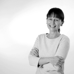 Dr. Leonie Petry