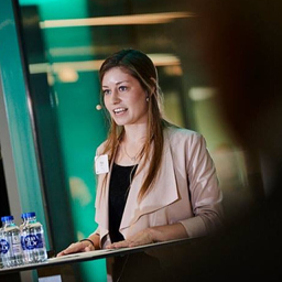 Dr. Maja Lieven