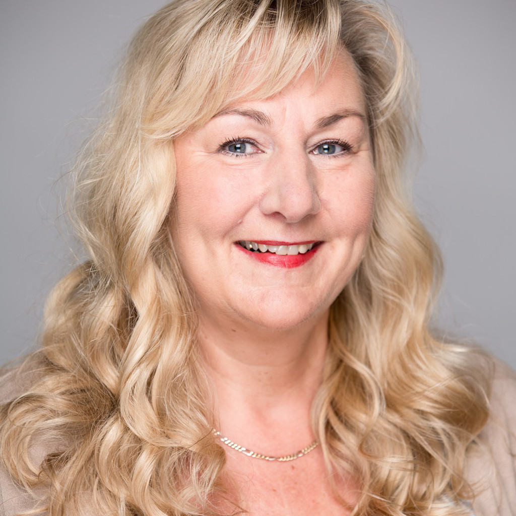 Petra Fröhlich aus Köln in der Personensuche von Das Telefonbuch