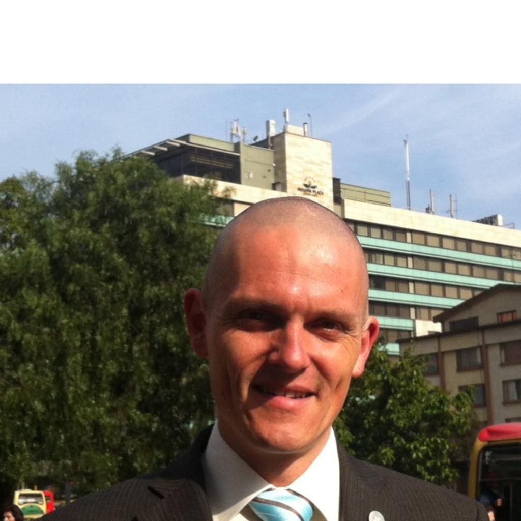 Alexander Rozinek Inspiring people to take full charge of their own