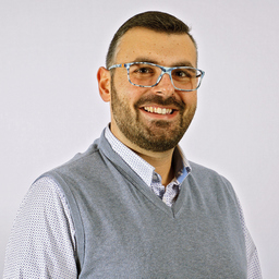 Dr. Andrea Genova