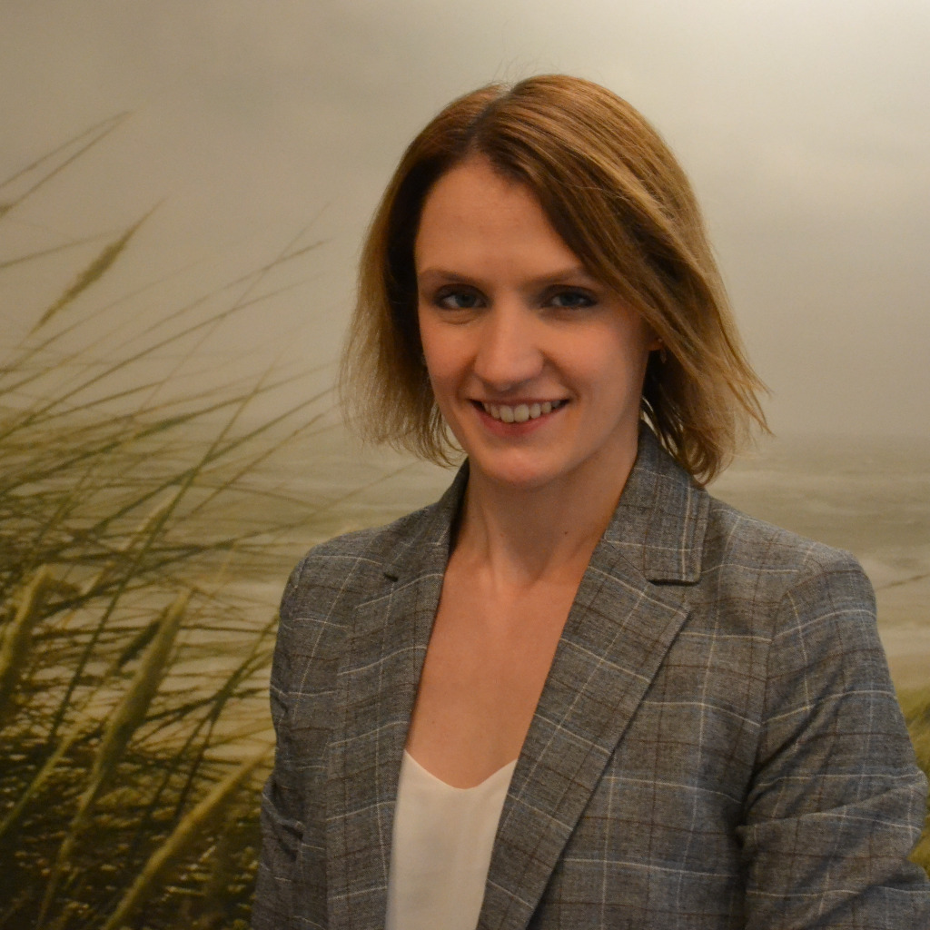 Irina Dass Mitarbeiterin Im Hr Bereich Domcura Ag Xing