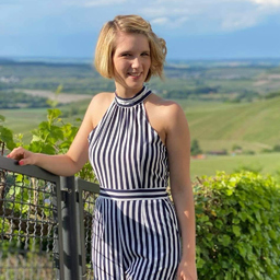 Nadine Stieräugl