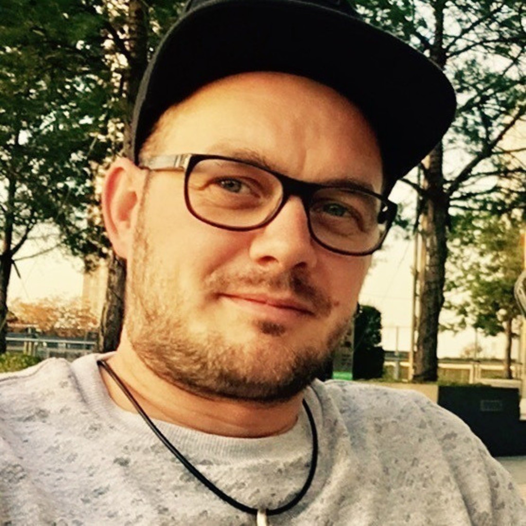 Michael Mai Geschäftsführer HEIMDESIGNSteinteppich XING