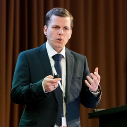 Dr. Tobias Mertens
