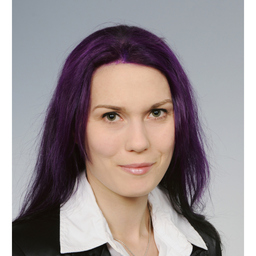 Dr. Julia Knaup
