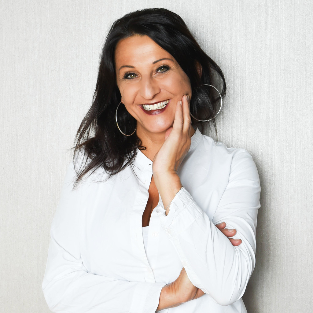 Anna Gelbert Producerin Magazine Redseven Entertainment GmbH XING