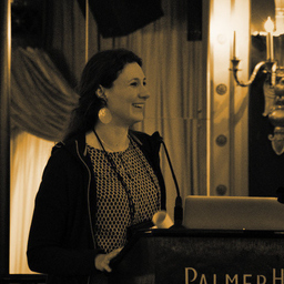 Dr. Julia Portl