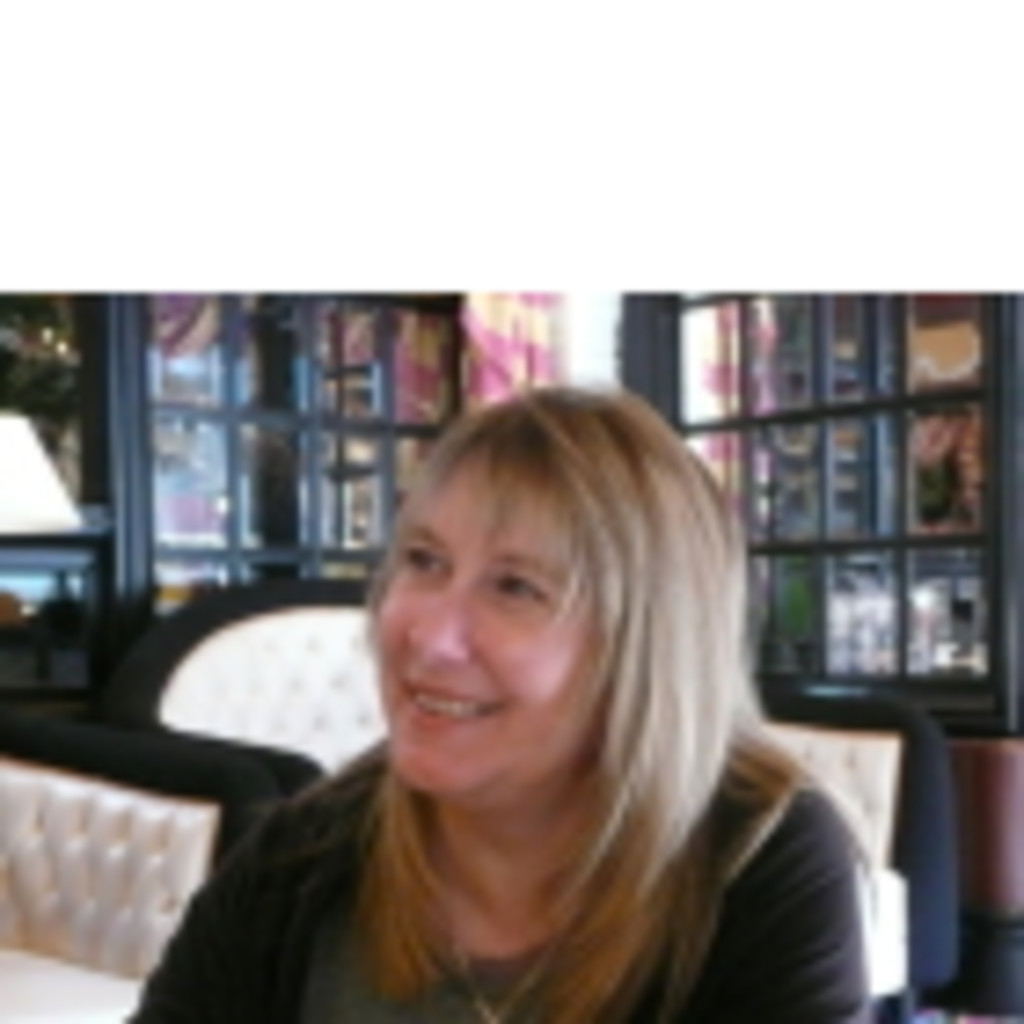 Elaine Luebkemann Security Marketing Portfolio Leader, Europe IBM