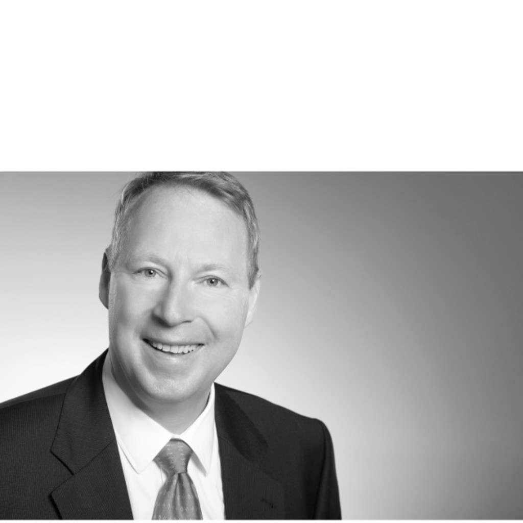 Dr. Hans Schuller Geschäftsbereichsleiter Schlüter Baumaschinen