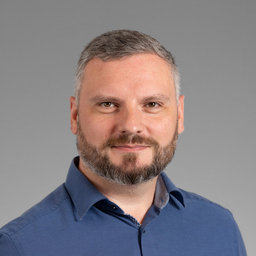 Dr. Piotr Stafiej