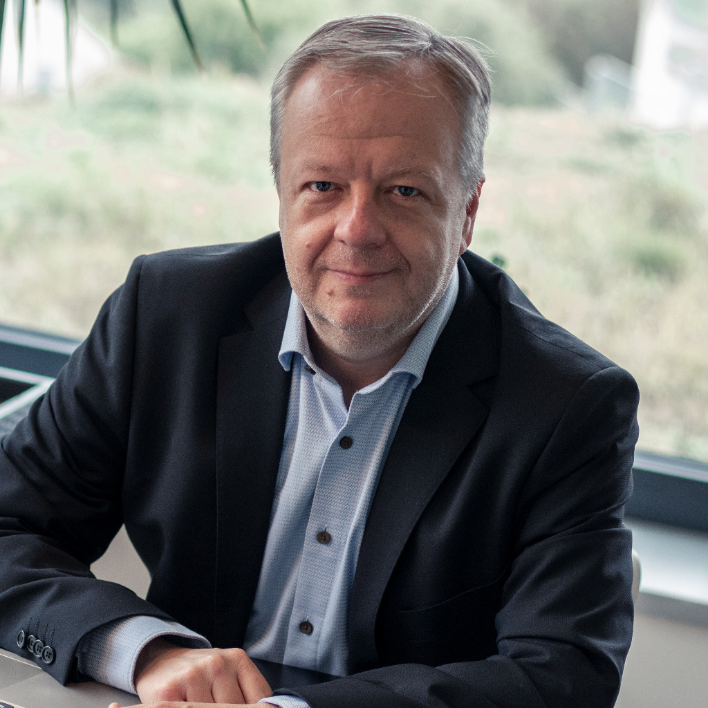 Tomas Ladr Business Development Director, Europe SHIN Group Inc. XING