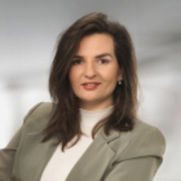 Dr. Gabriela-Maria Straka