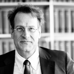 Dr. Roland Wiester
