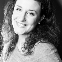 Julia Mayer