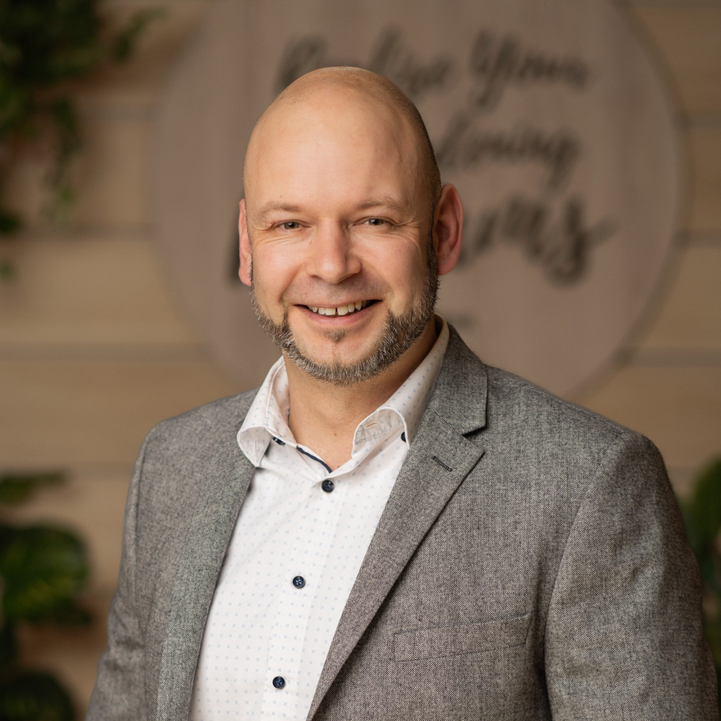 Dirk Dück Head of Warehousing Extern Global Husqvarna Group XING