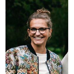 Caroline Adolph