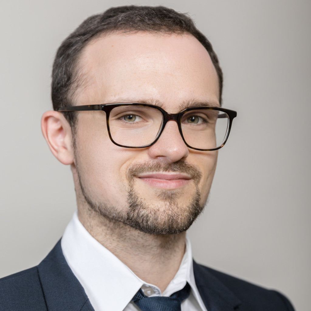 Dr. Lukas Kwietniewski Director Health Care Analysis Statista GmbH