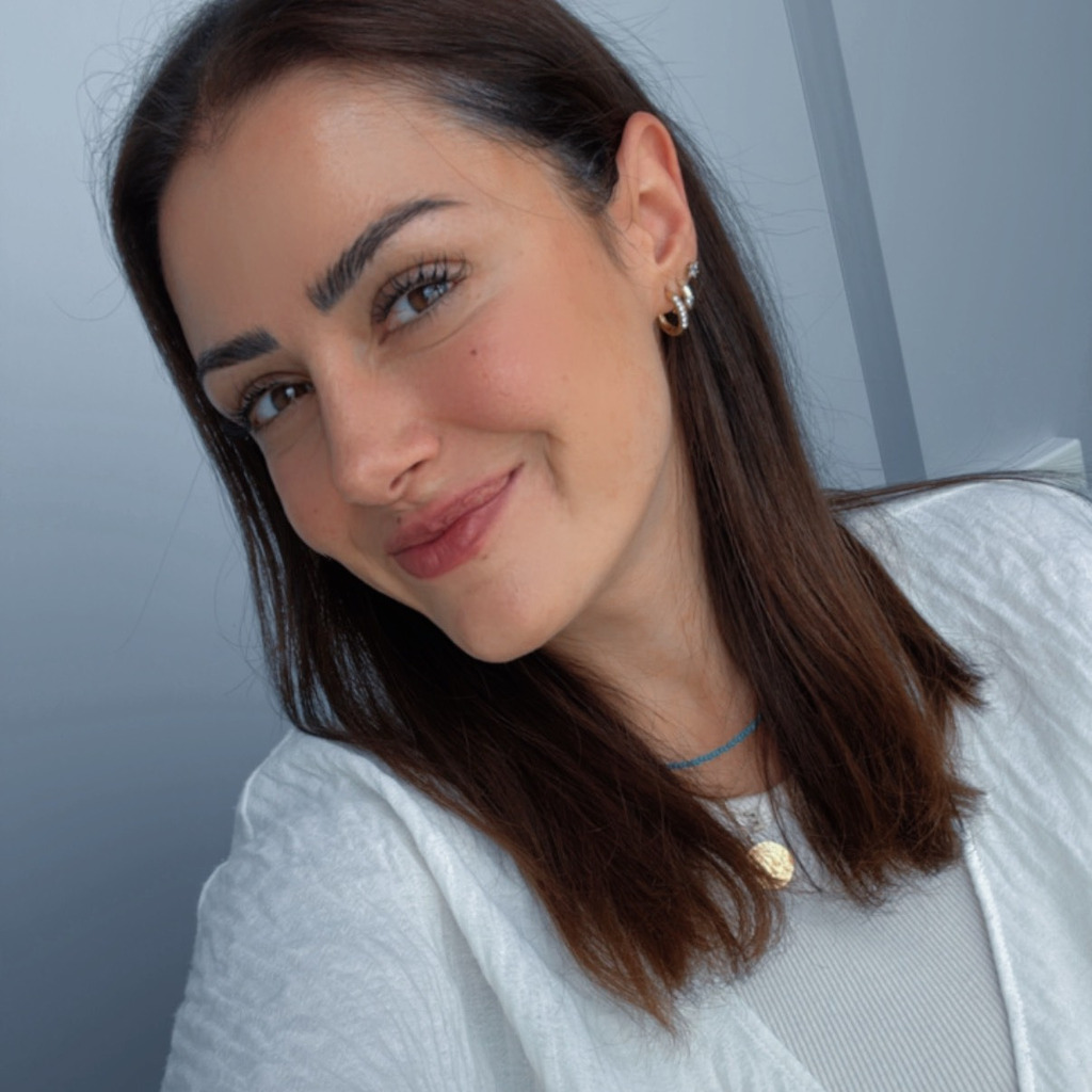 Neslihan Sahin Mitarbeiterin Accounting Euro Advanced Carbon Fiber