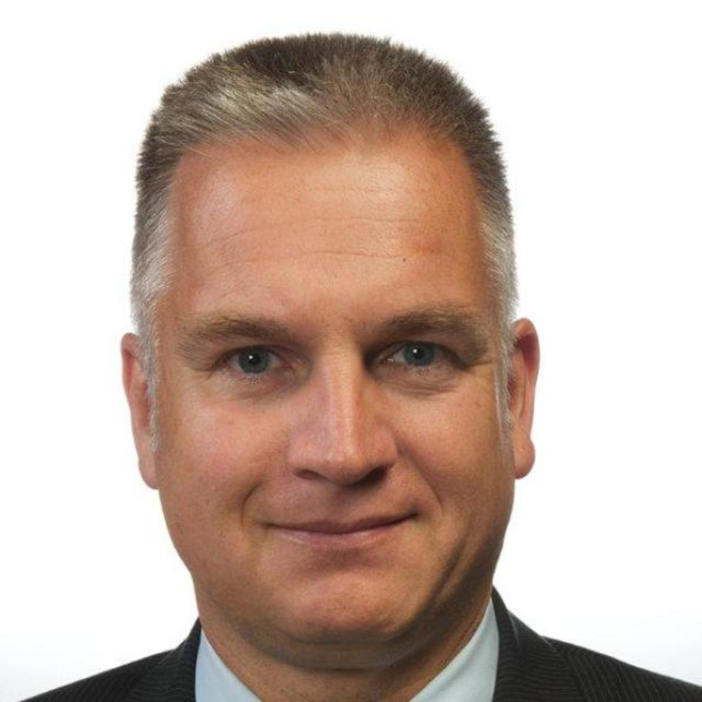 Dipl.Ing. Uwe Steffens Senior Vice President Sales, Strategy