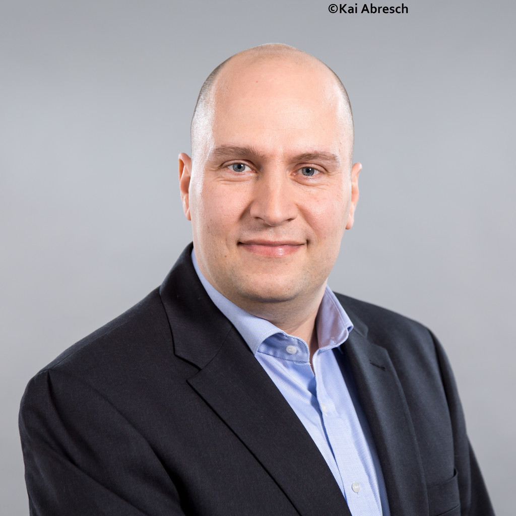 Frank Schnabel Leiter Abteilung Datacenter STRATO AG XING