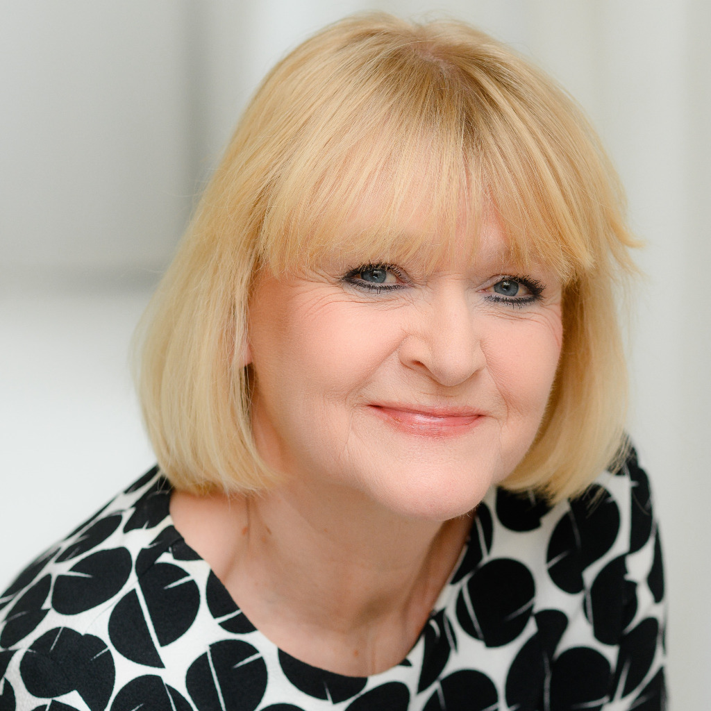 Martina Hildebrandt Senior Marketing Manager Seven.One