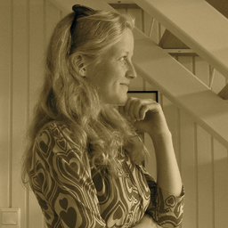 LINDA HAASE