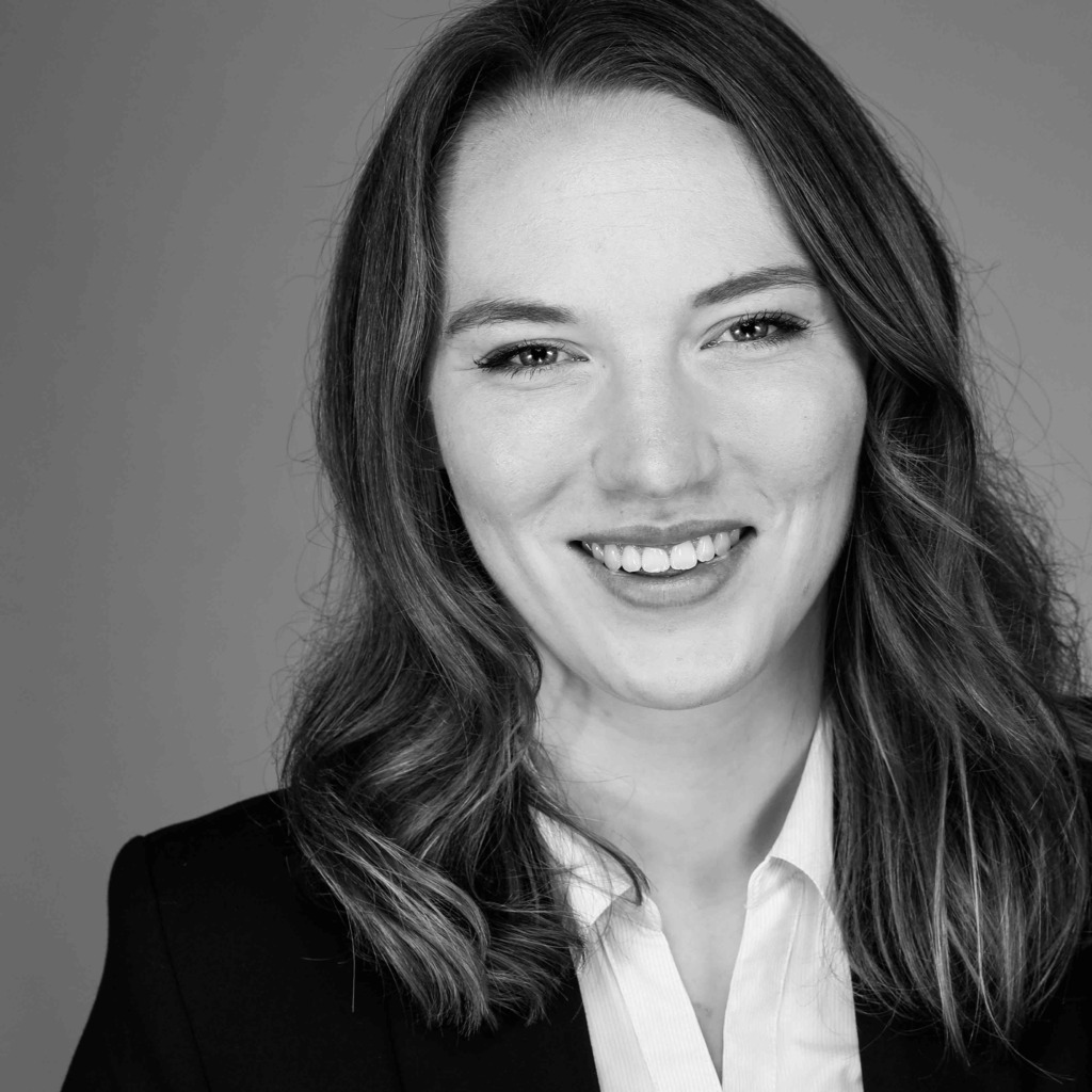 Julia Deupmann Prüfungsleiterin CURACON GmbH XING