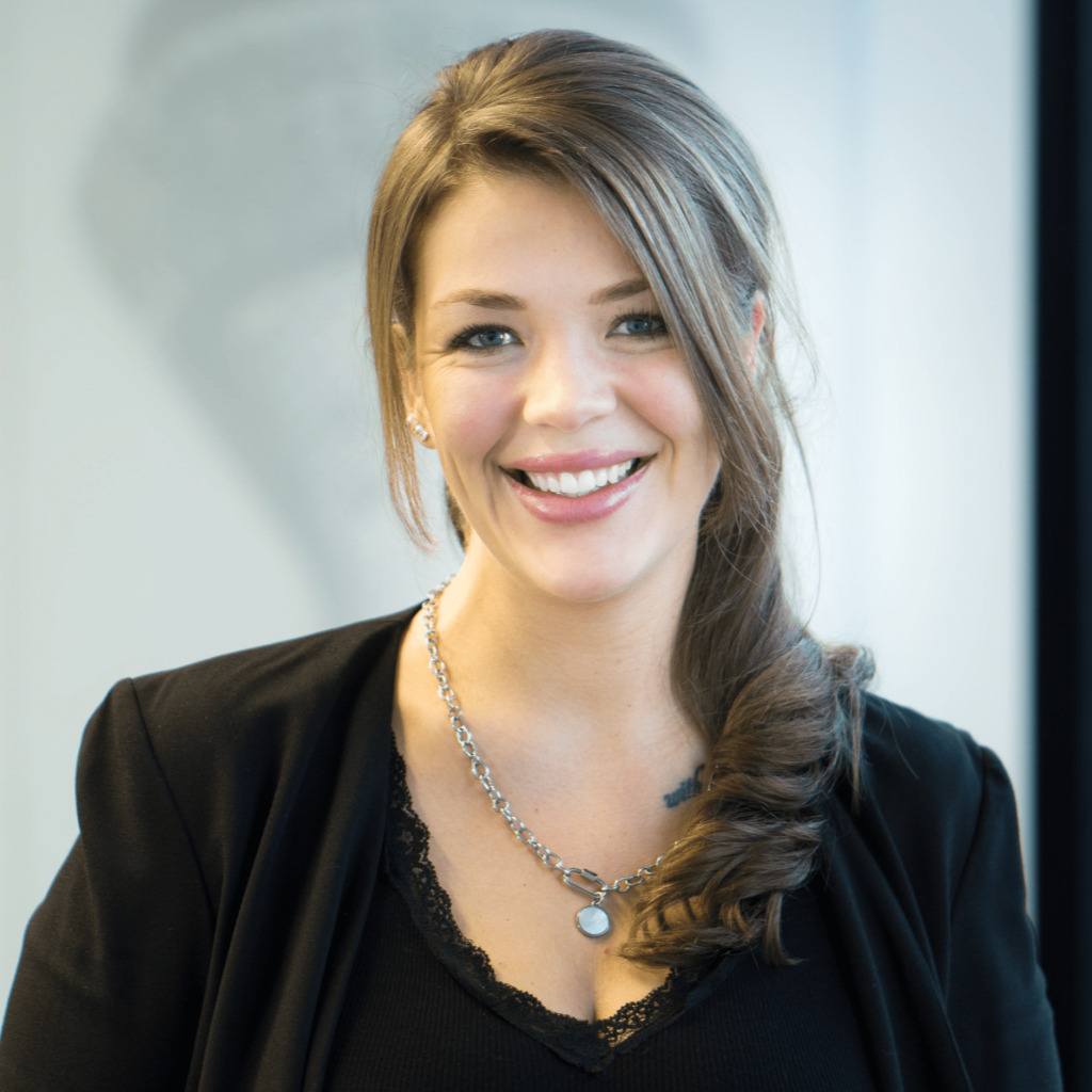 Julia Ullenboom Manager Central Services ORAYLIS GmbH XING