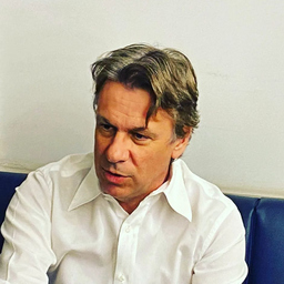 Christopher Leach