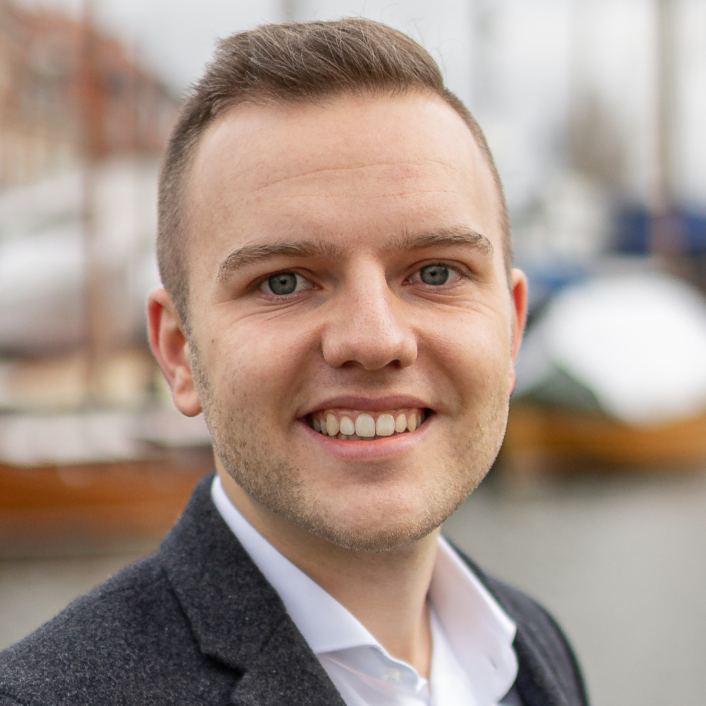 Niclas Schöning Controller Helios Kliniken GmbH XING