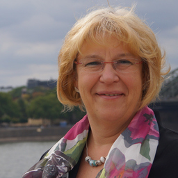 Dr. Petra Lehmann-Löw