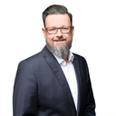 Adrian Brosterhues (Bitte LinkedIn Profil nutzen)