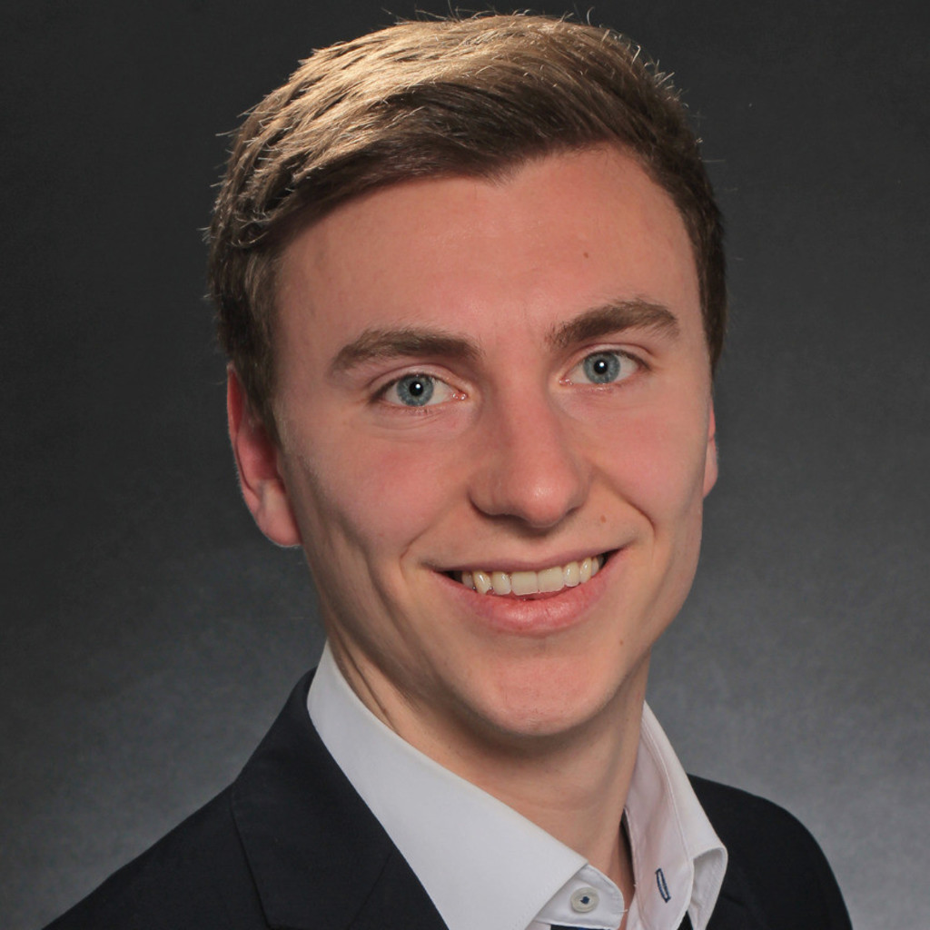 Maximilian Böttcher Senior Consultant Future Mobility MercedesBenz