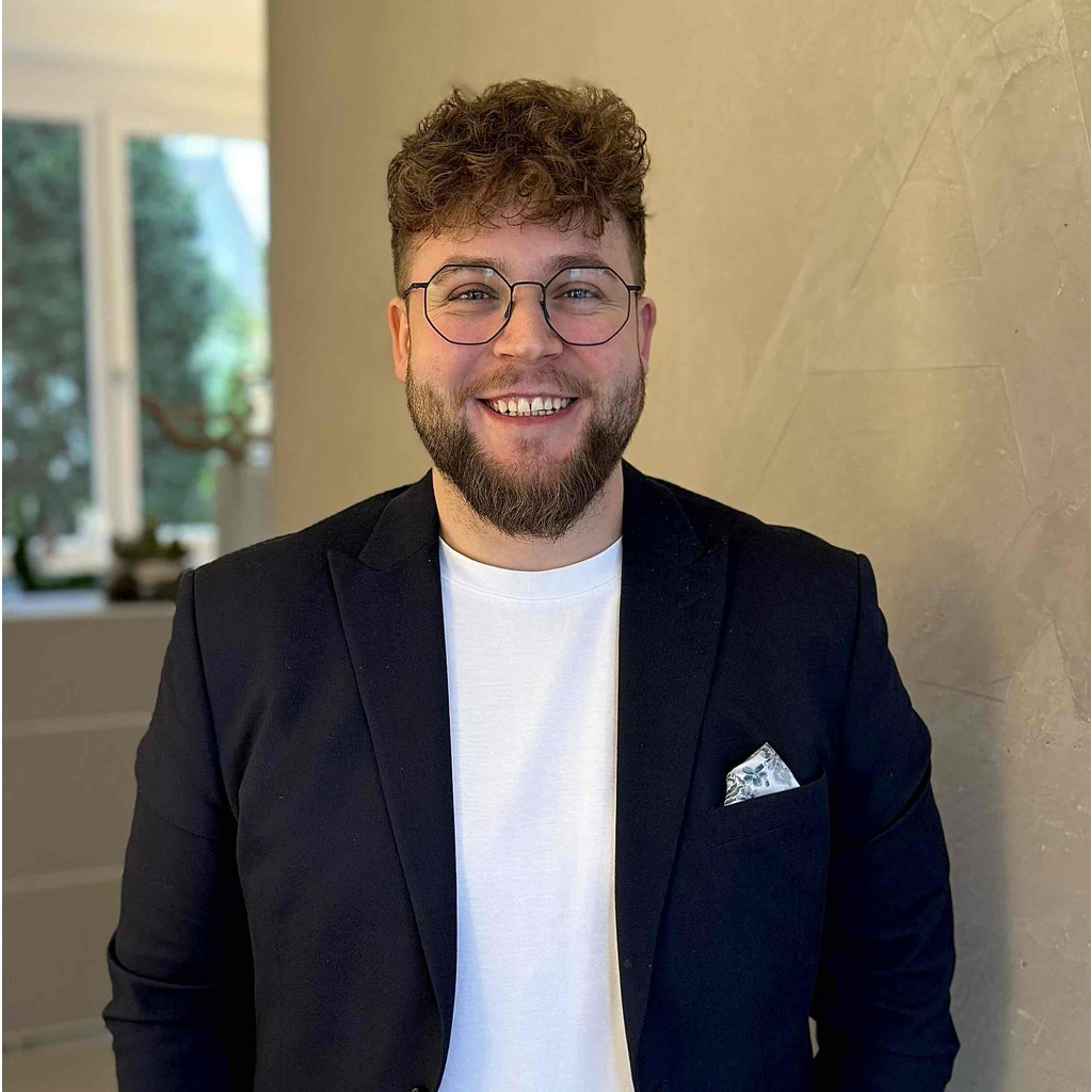 Alexander Sperling Kaufmann für Versicherungen und Finanzen (IHK