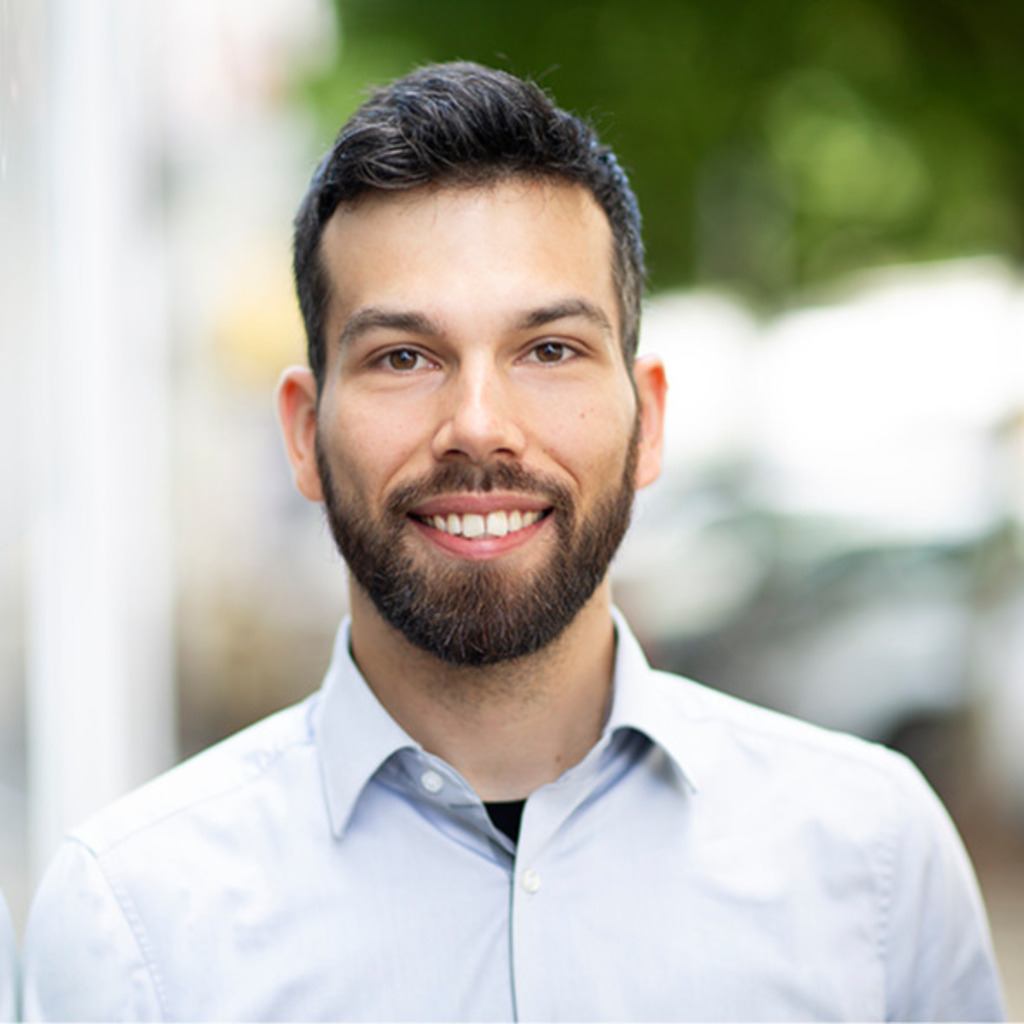 Alexander Deppe Studienberater IU Internationale Hochschule XING