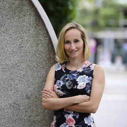 Manuela Hinze