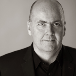 Dr. Ralph Bergmann