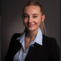 Julia Schowe