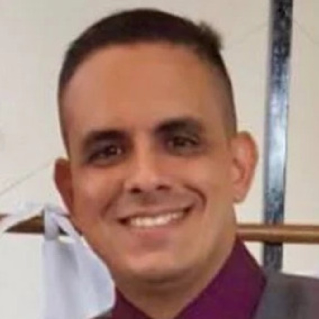 Alonso Ugalde Aguilar Software Engineer Ministerio de Educación